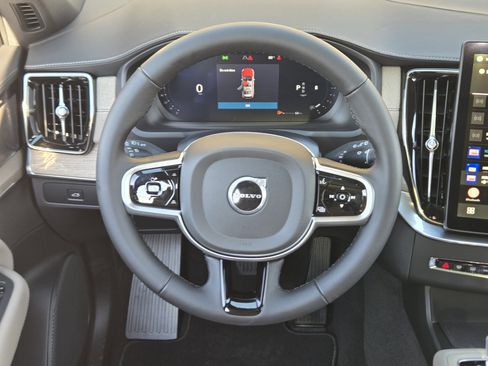 New 2026 Volvo XC90 B6 Plus image 28