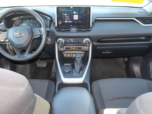 Used 2025 Toyota RAV4 XLE AWD/4WD image 10