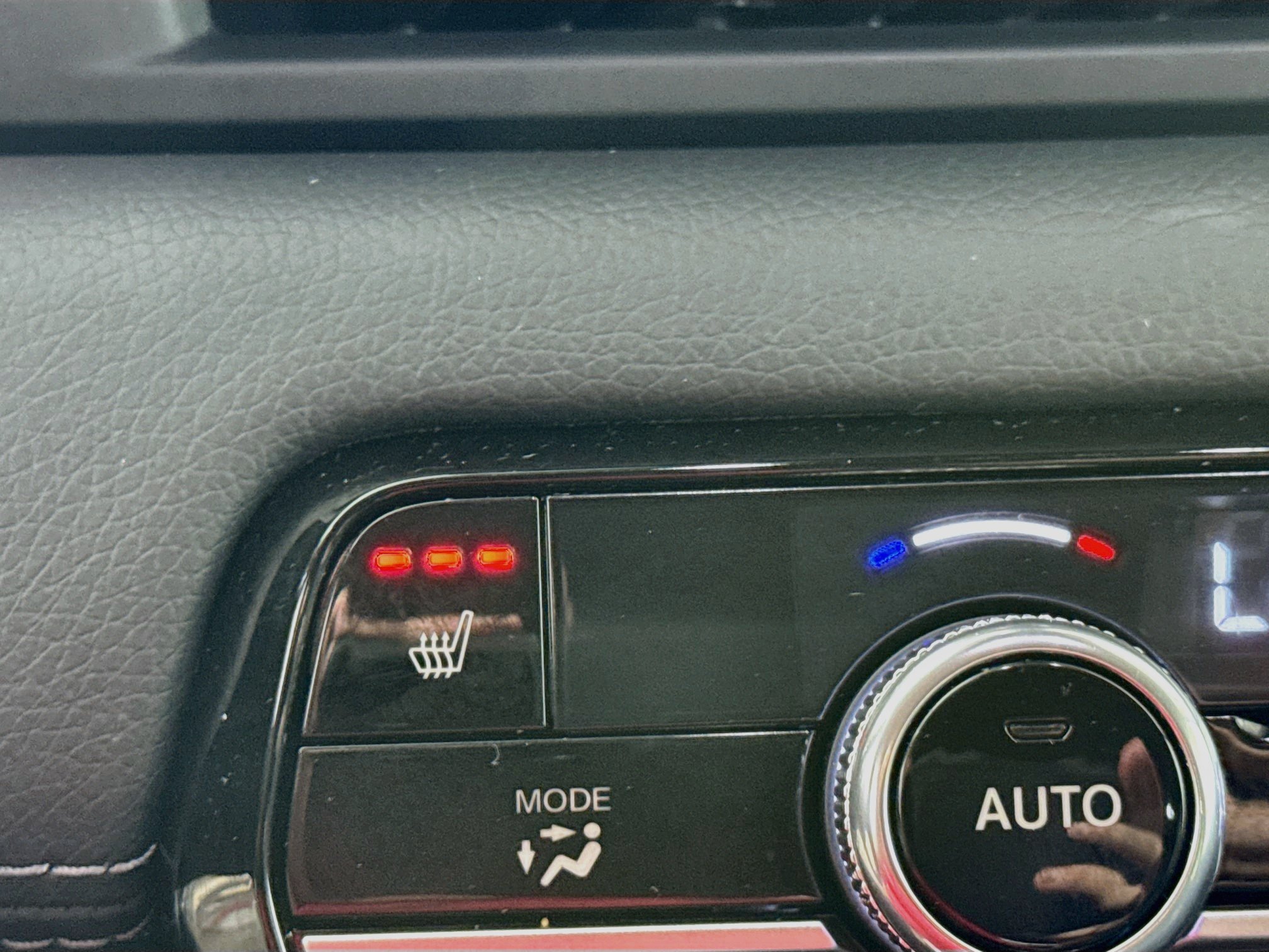 Used 2025 Honda Pilot EX-L image 18