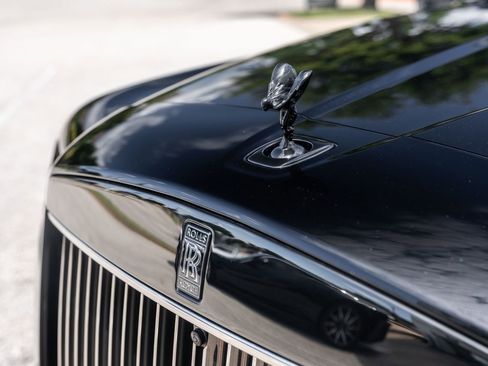 Certified 2025 Rolls-Royce Cullinan Black Badge w/ Leather Finishing Pack AWD/4WD image 4