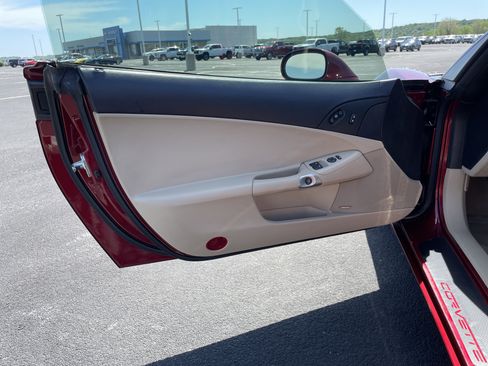 Used 2006 Chevrolet Corvette Coupe w/ Preferred Equipment Group RWD image 19