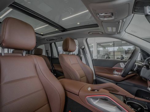 Used 2026 Mercedes-Benz GLS 450 4MATIC image 29