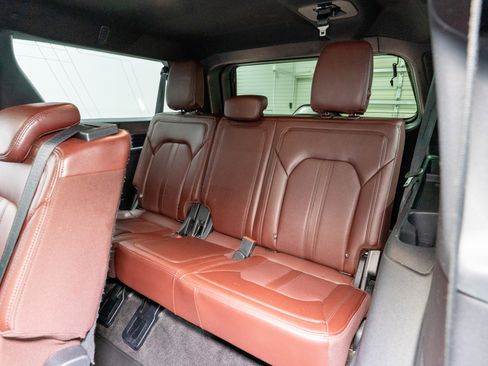 Used 2022 Ford Expedition Max Limited image 33
