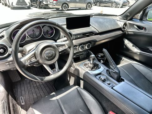 Used 2024 MAZDA MX-5 Miata RF Grand Touring RWD image 17