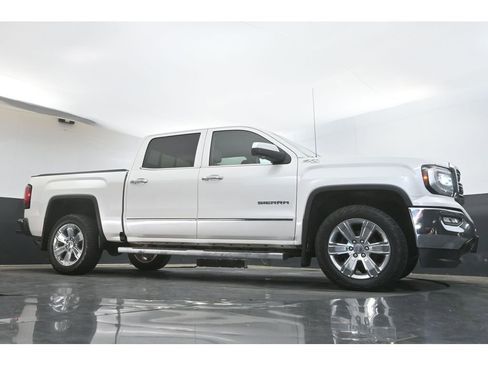 Used 2018 GMC Sierra 1500 SLT image 36