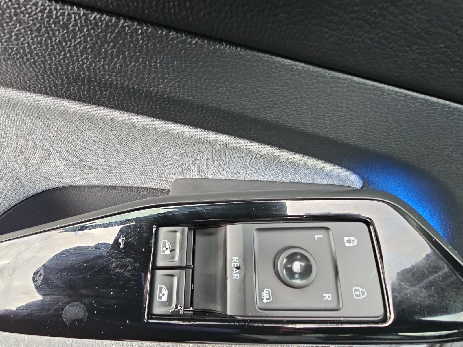 Used 2023 Volkswagen ID.4 Pro RWD image 27