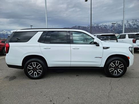 Used 2022 GMC Yukon AT4 image 2