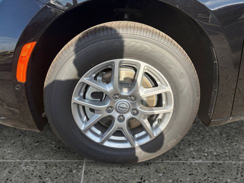 New 2026 Chrysler Pacifica Select image 14