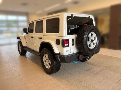 Used 2021 Jeep Wrangler Unlimited Rubicon w/ Cold Weather Group AWD/4WD image 3