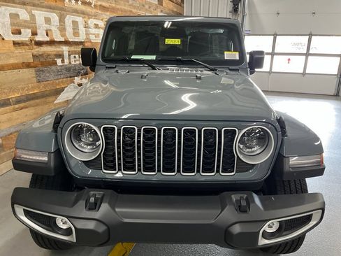 New 2026 Jeep Wrangler Unlimited Sahara AWD/4WD image 8