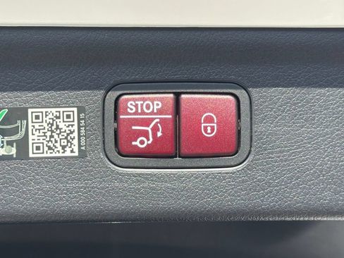 Used 2023 Mercedes-Benz EQE 500 4MATIC SUV image 16