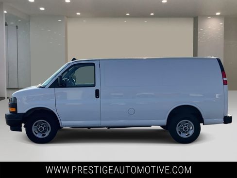 Used 2022 GMC Savana 2500 w/ Driver Convenience Package image 2