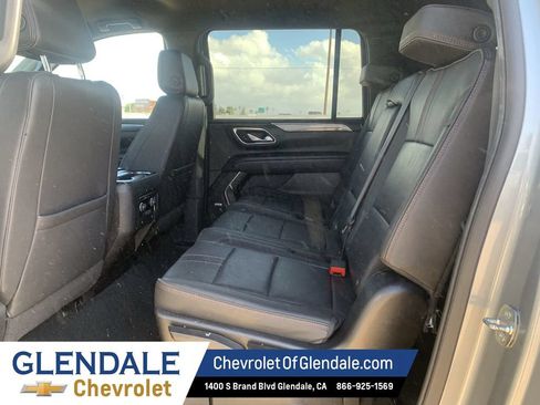Used 2024 Chevrolet Suburban RST RWD image 23