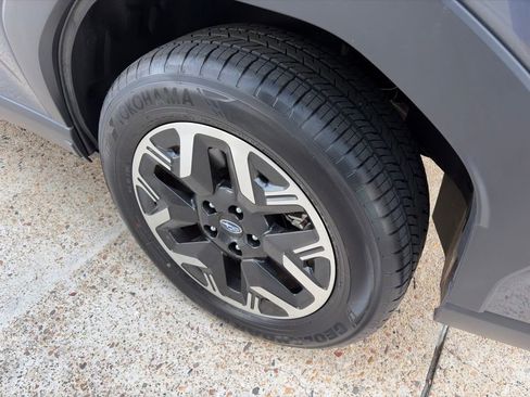 Used 2025 Subaru Forester AWD/4WD image 5