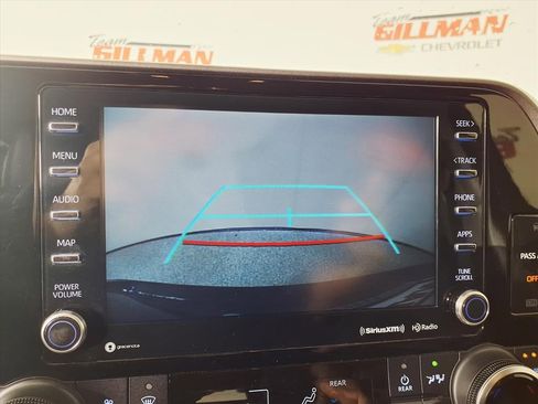 Used 2022 Toyota Highlander XLE image 10