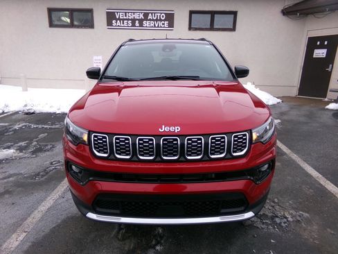 Used 2025 Jeep Compass Limited image 7