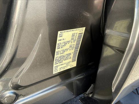 Used 2019 Nissan Titan SV w/ SV Convenience Package image 35