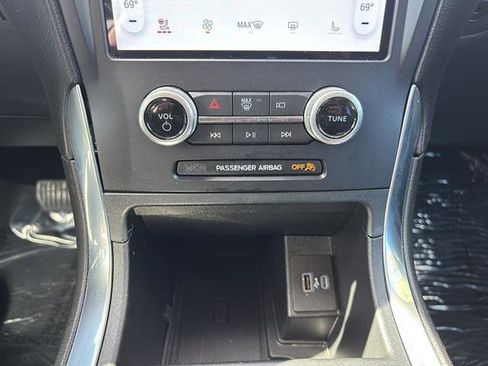 Certified 2022 Ford Edge Titanium w/ Equipment Group 301A image 25