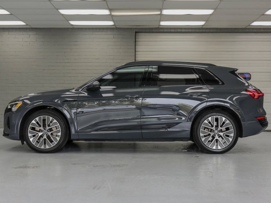 Used 2024 Audi Q8 e-tron Prestige w/ Prestige Package AWD/4WD image 4