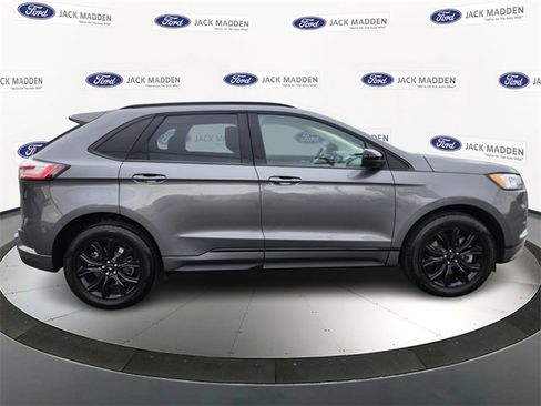 Certified 2022 Ford Edge SE w/ Black Appearance Package image 6