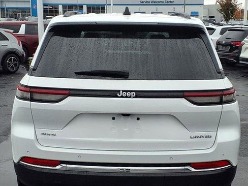 Used 2024 Jeep Grand Cherokee Limited image 28