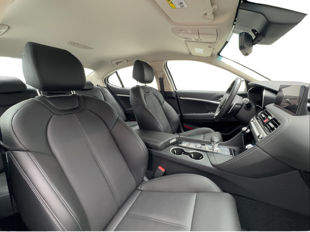 Used 2026 Genesis G70 2.5T RWD image 30