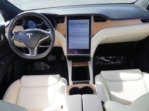 Used 2020 Tesla Model X Long Range image 13