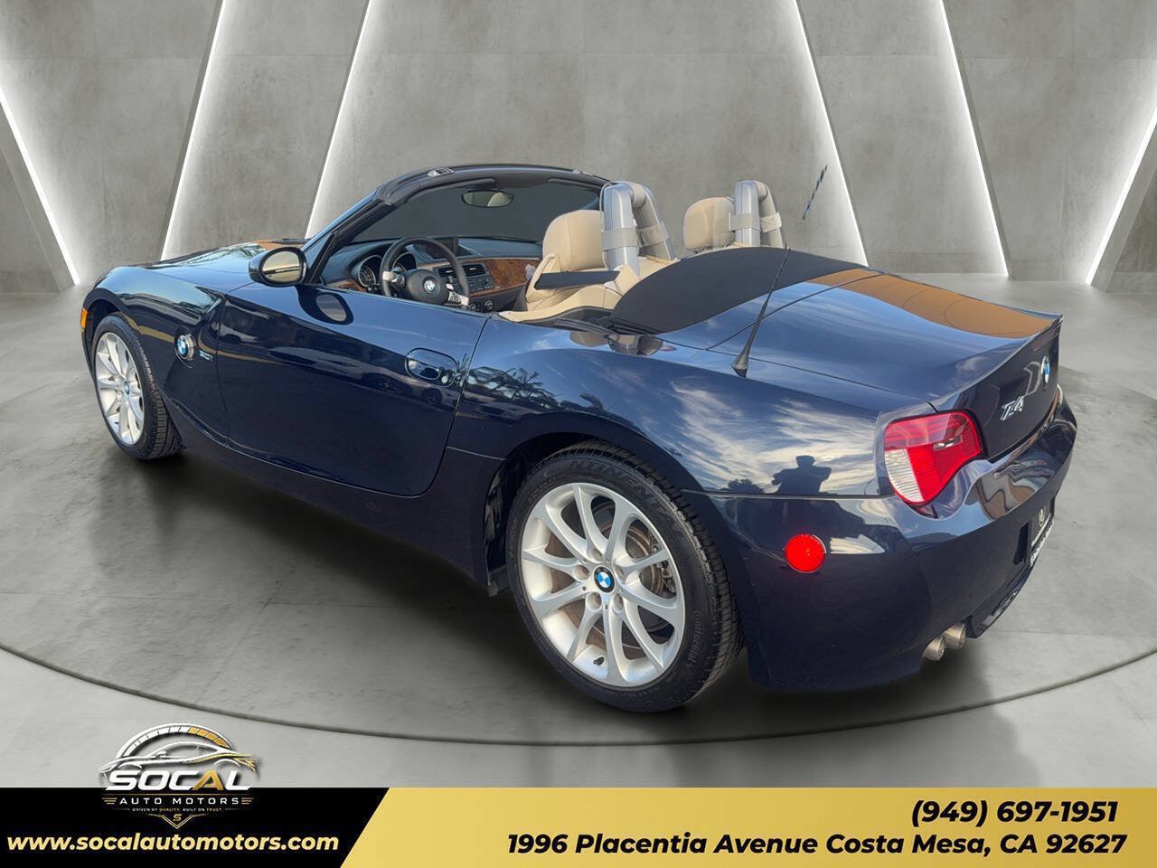 Used 2006 BMW Z4 3.0i RWD image 3
