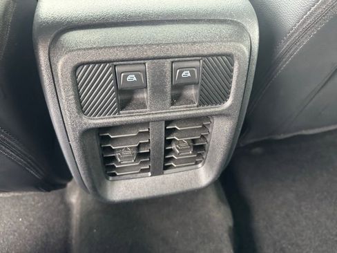 Used 2025 Ford Bronco Outer Banks image 9