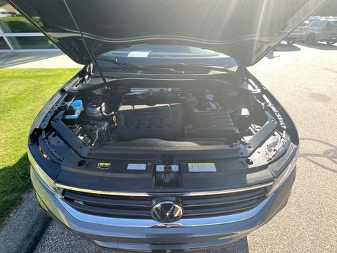 Certified 2024 Volkswagen Tiguan SE R-Line image 25