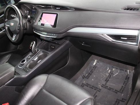 Used 2020 Cadillac XT4 Premium Luxury image 35