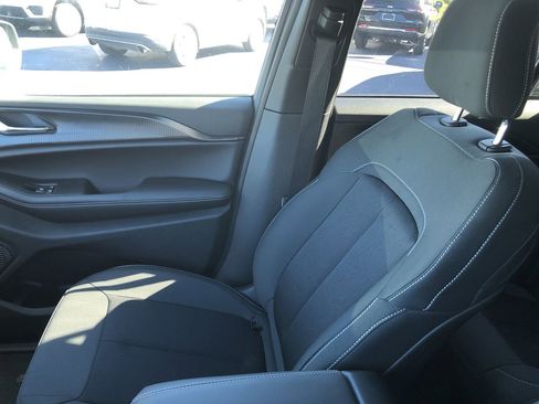 New 2025 Jeep Grand Cherokee Laredo X w/ Luxury Tech Group I image 31