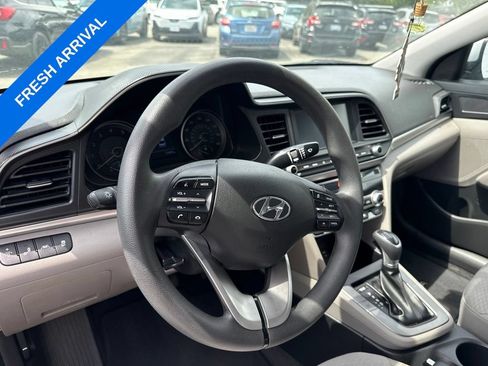 Used 2020 Hyundai Elantra SEL w/ Convenience Package (C2) FWD image 3