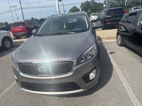 Used 2016 Kia Sorento SX FWD image 2
