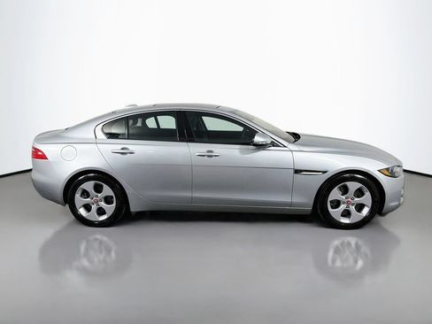 Used 2018 Jaguar XE RWD image 4