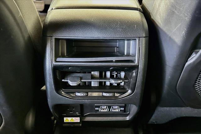 Used 2023 Jeep Grand Cherokee Altitude AWD/4WD image 23