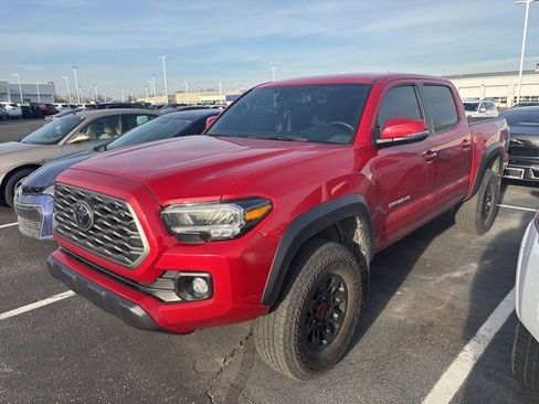 Used 2023 Toyota Tacoma TRD Off-Road image 3