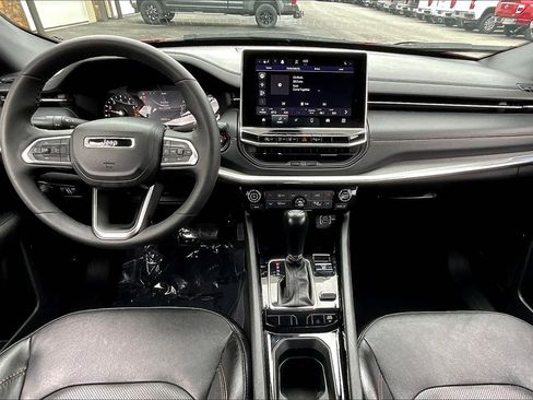 Used 2023 Jeep Compass Limited image 15
