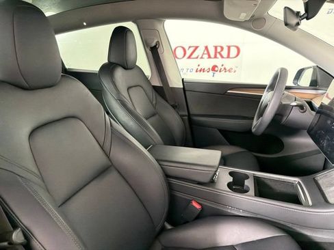 Used 2024 Tesla Model Y 2WD image 16