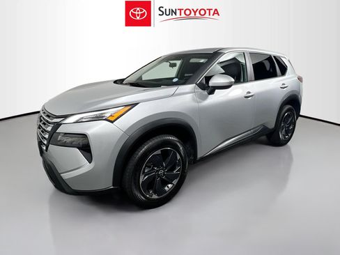 Used 2025 Nissan Rogue SV FWD image 9