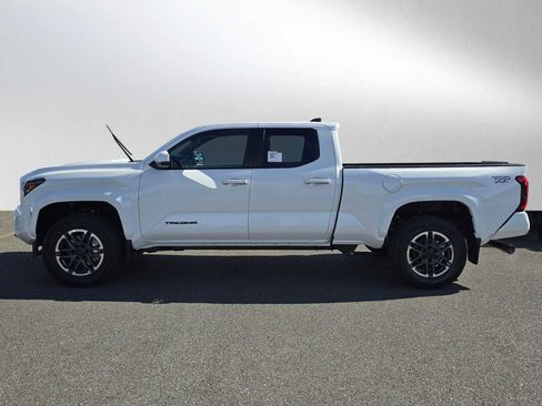 New 2025 Toyota Tacoma TRD Sport image 6