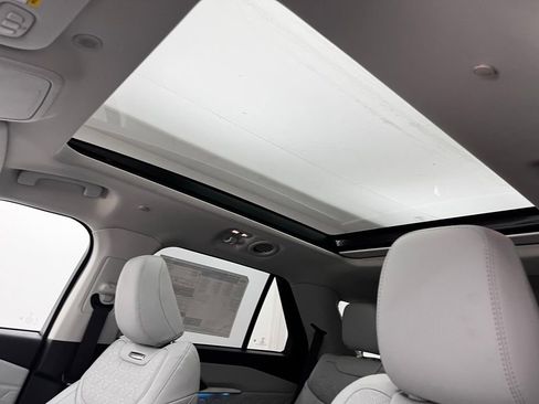 New 2026 Ford Explorer Platinum image 3