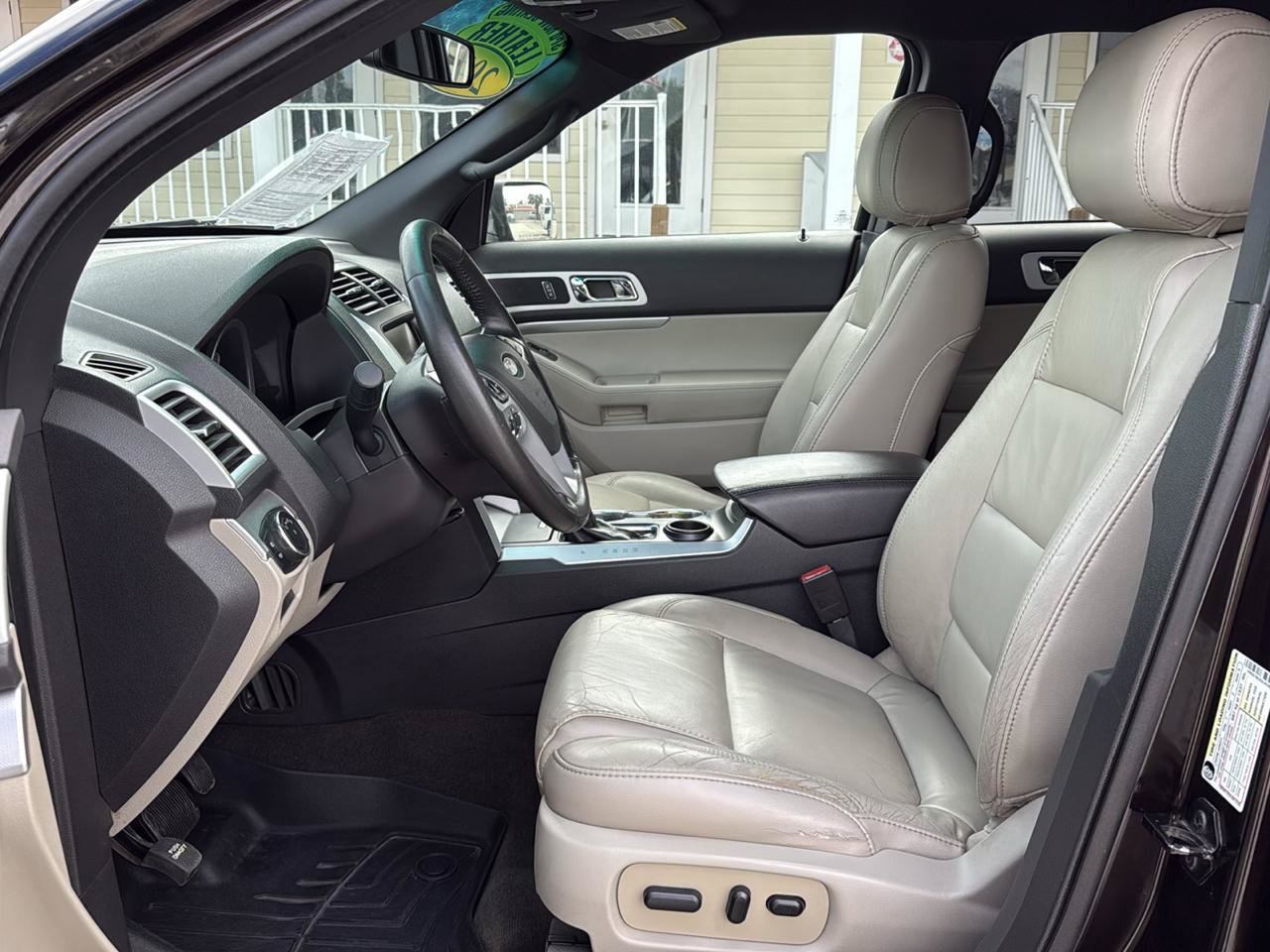 Used 2014 Ford Explorer XLT w/ Equipment Group 202A FWD image 33