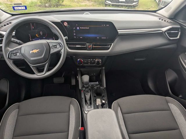 Used 2025 Chevrolet TrailBlazer LT FWD image 12