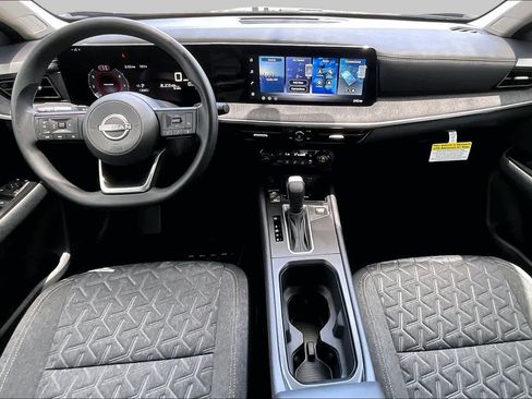 New 2026 Nissan Kicks SV w/ SV Premium Package FWD image 5