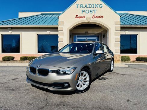 Used 2017 BMW 320i xDrive Sedan image 2