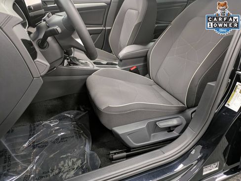 Used 2026 Volkswagen Jetta Sport FWD image 10