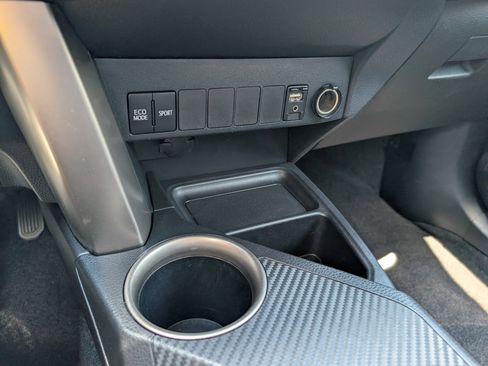 Used 2015 Toyota RAV4 LE FWD image 20