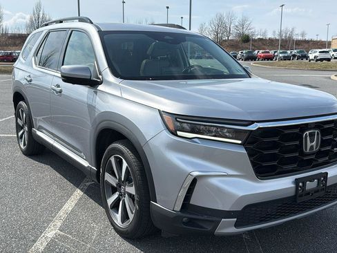 Used 2023 Honda Pilot Elite image 1