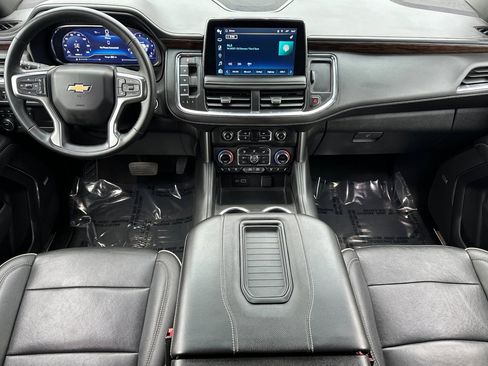 Used 2023 Chevrolet Suburban Premier image 3
